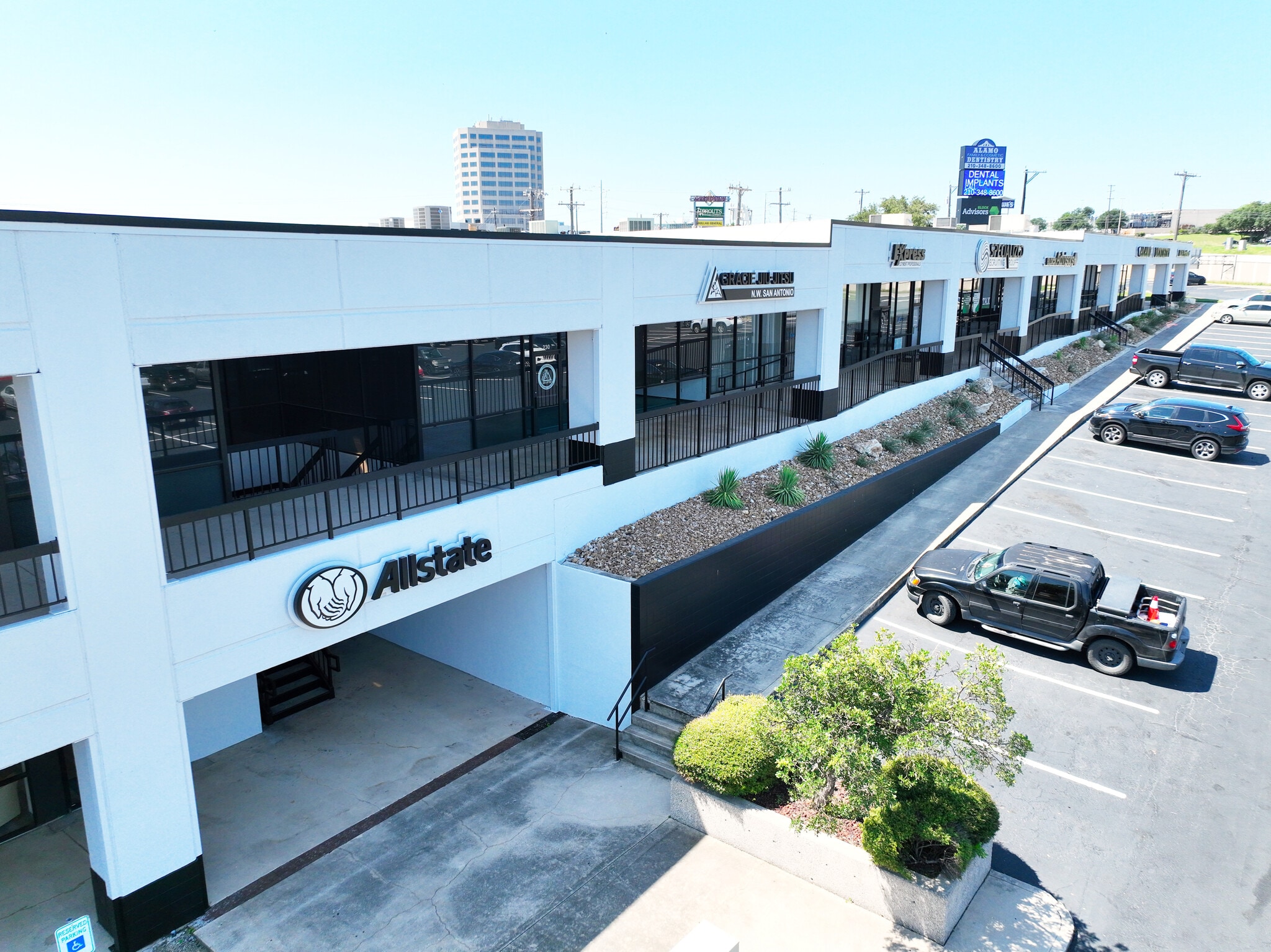 8131 IH-10 W, San Antonio, TX for lease Primary Photo- Image 1 of 13