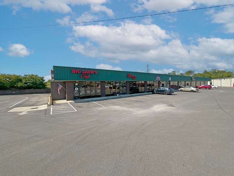 1000-1052 Eagle Lake Dr, Lawrenceburg, KY à louer - Photo du bâtiment - Image 2 de 15