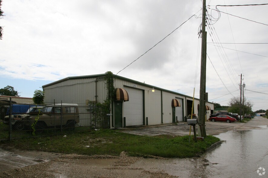 2140-2148 E 20th St, Sarasota, FL à louer - Photo du bâtiment - Image 2 de 2