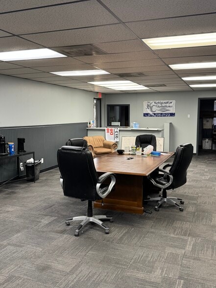 2540 S 88th St, Kansas City, KS for lease - Building Photo - Image 3 of 9