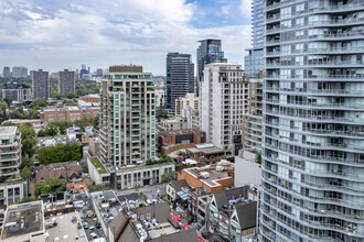 70 Yorkville Ave, Toronto, ON - aerial  map view