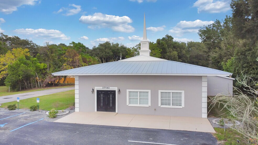 37143 Clinton Ave, Dade City, FL à vendre - Photo du bâtiment - Image 2 de 20