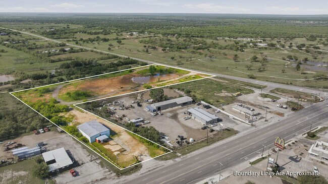 Plus de détails pour 3429 W Walker St, Breckenridge, TX - Industriel à vendre