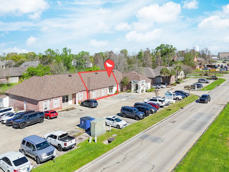 8460 Bluebonnet Blvd, Baton Rouge, LA à louer - Photo du bâtiment - Image 1 de 15