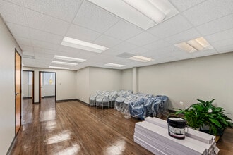 223 E Thousand Oaks Blvd, Thousand Oaks, CA for lease Interior Photo- Image 1 of 2