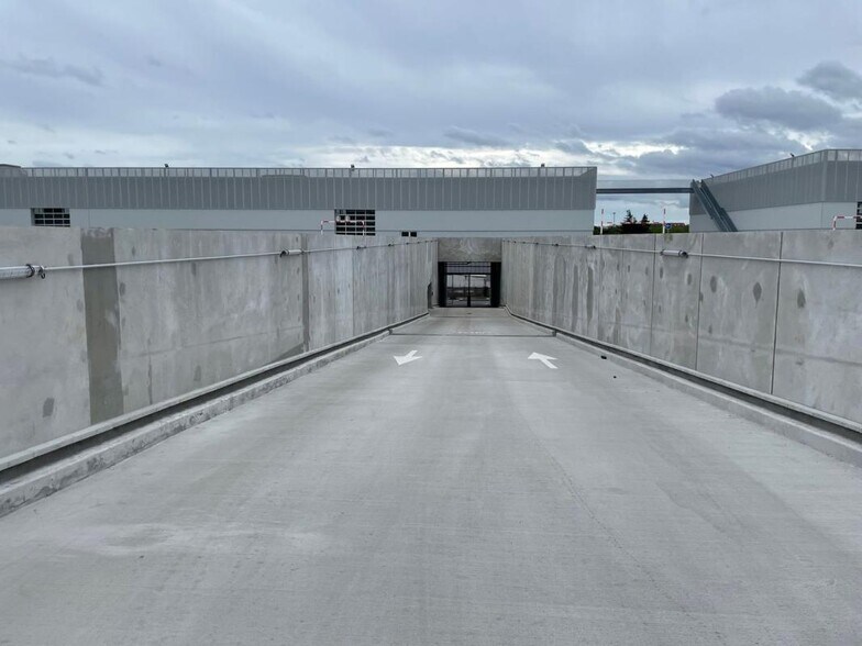 Industrial in Vitry-sur-Seine for lease - Building Photo - Image 2 of 14