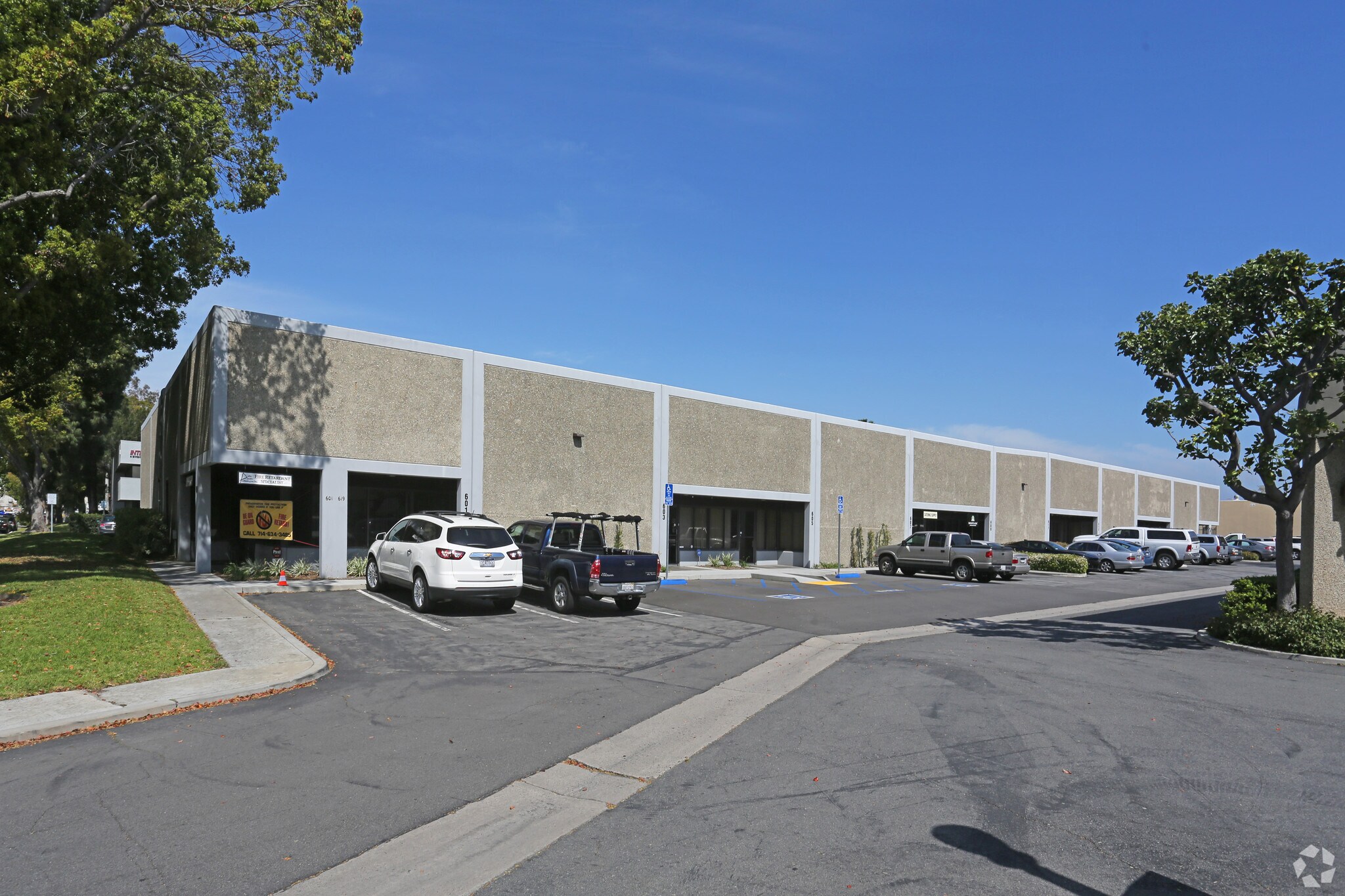 601-619 N Poplar St, Orange, CA à louer Photo principale- Image 1 de 9