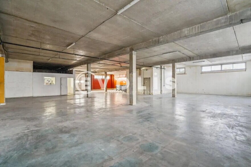 Flex in Neuilly-Plaisance for lease - Interior Photo - Image 3 of 14