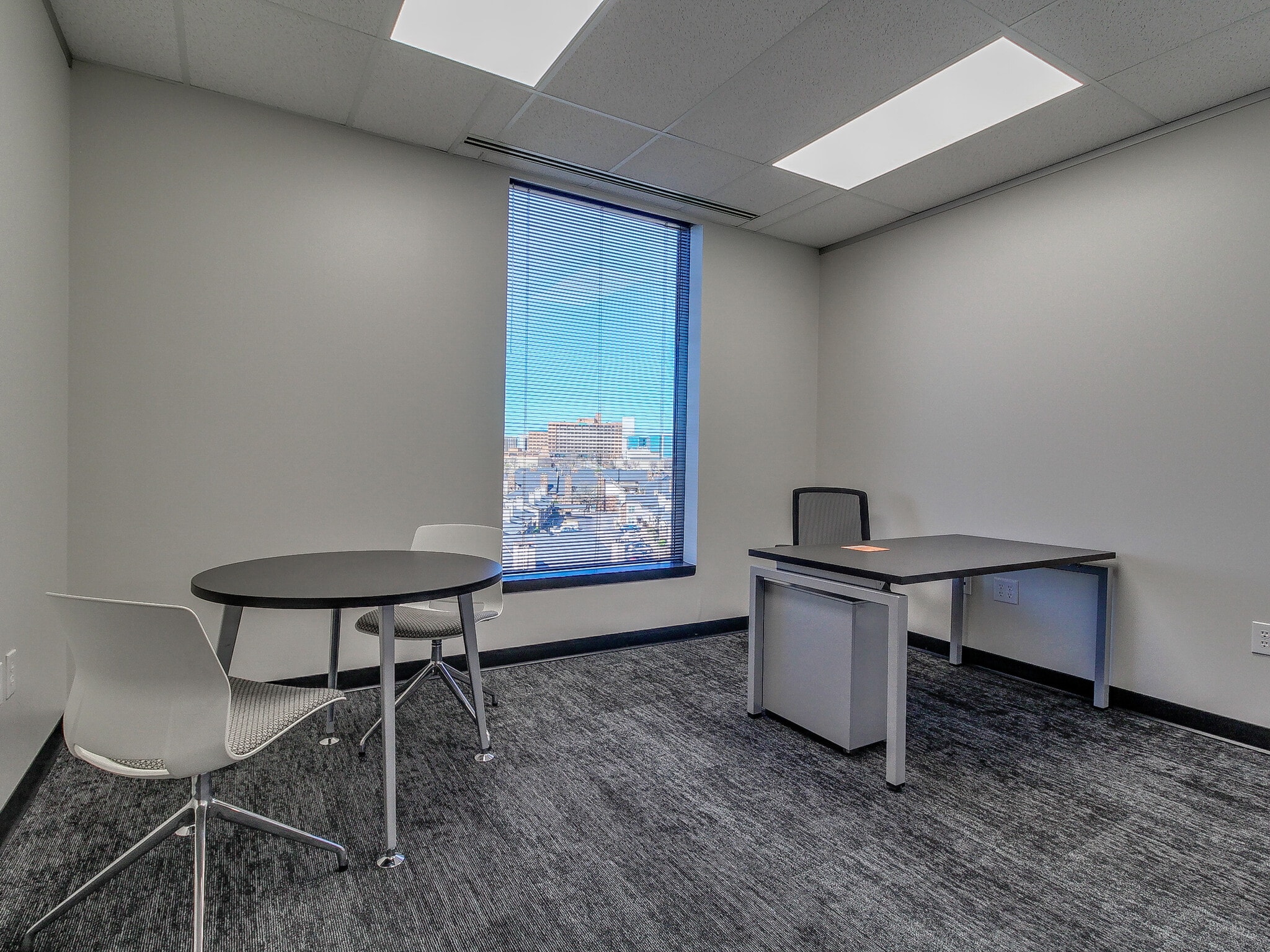 3030 NW Expressway, Oklahoma City, OK for lease Building Photo- Image 1 of 2