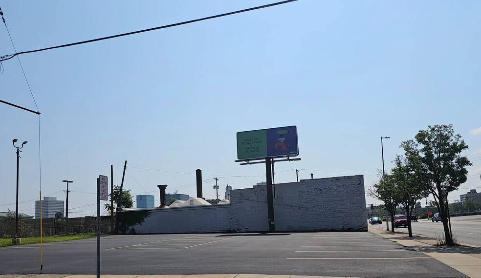 1502 Monroe St, Toledo, OH for lease - Interior Photo - Image 3 of 9