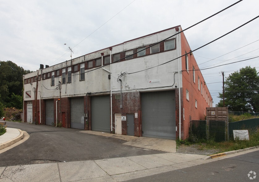6476-6492 Sligo Mill Rd, Takoma Park, MD for lease - Building Photo - Image 2 of 3