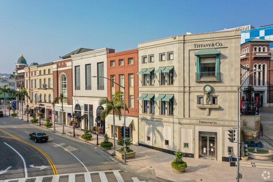 202-270 N Rodeo Dr, Beverly Hills, CA à louer - Photo du bâtiment - Image 2 de 9