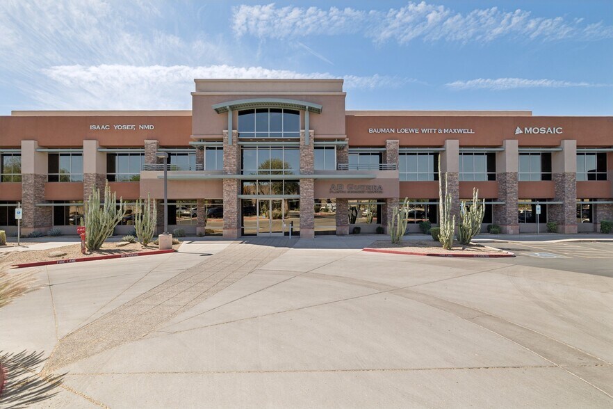 8765 E Bell Rd, Scottsdale, AZ à vendre - Photo du bâtiment - Image 2 de 8
