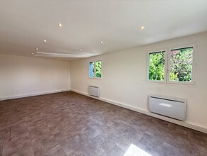 380 Avenue Blaise Pascal, Moissy-Cramayel for lease Interior Photo- Image 2 of 4