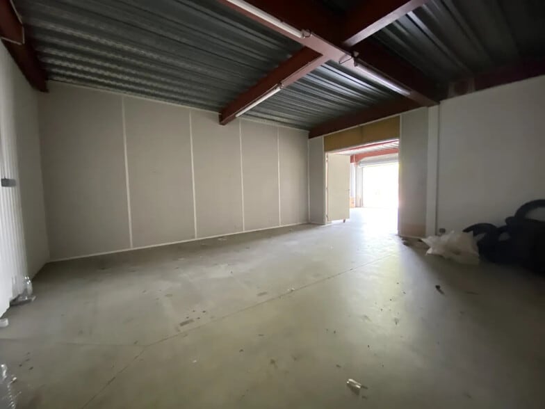 23 Rue Saint-Exupéry, Eysines for lease - Interior Photo - Image 3 of 6