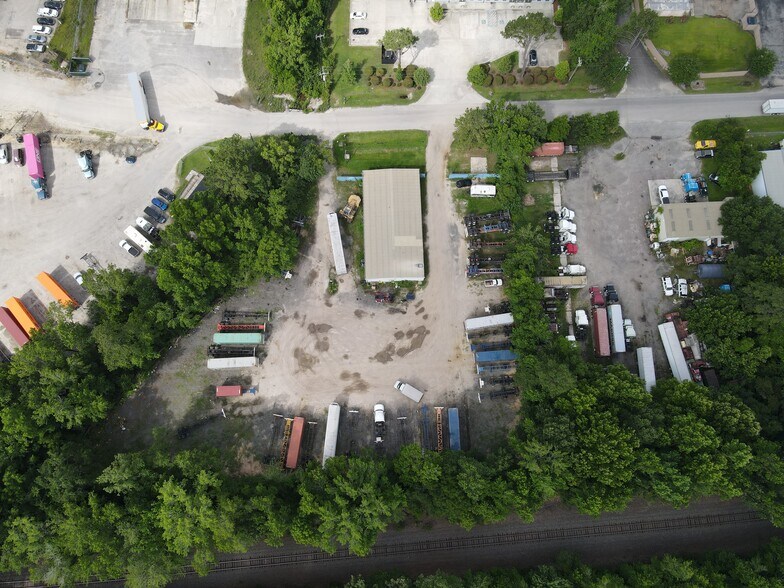 6650 Jet Park Rd, North Charleston, SC for lease - Building Photo - Image 2 of 9