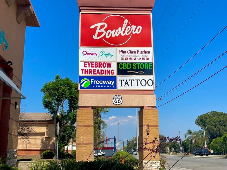 17218 Foothill Blvd, Fontana, CA à vendre - Photo du bâtiment - Image 2 de 15