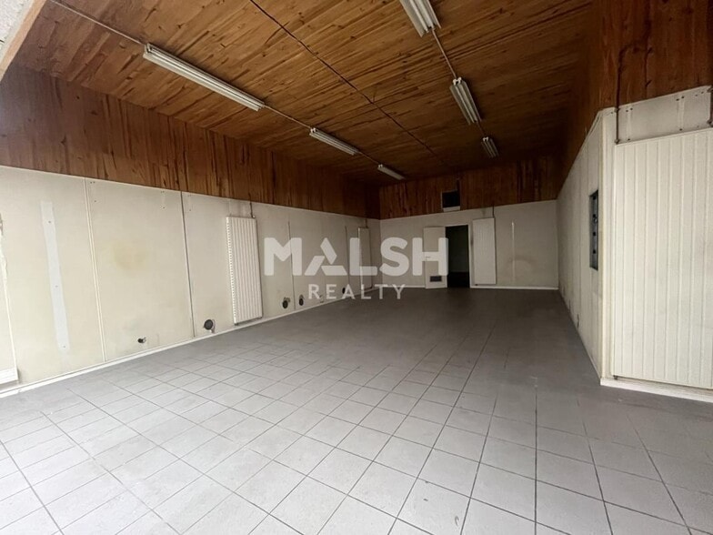 Retail in Lyon for lease - Interior Photo - Image 2 of 8