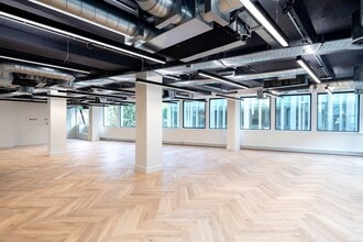 78 New Oxford St, Londres à louer Photo du bâtiment- Image 1 de 3