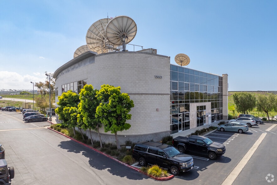12910 Culver Blvd, Marina del Rey, CA for lease - Building Photo - Image 2 of 16