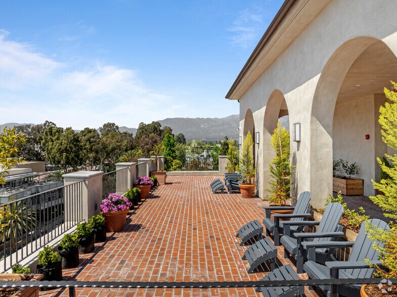 88 N Oakland Ave, Pasadena, CA à louer - Photo du bâtiment - Image 3 de 14