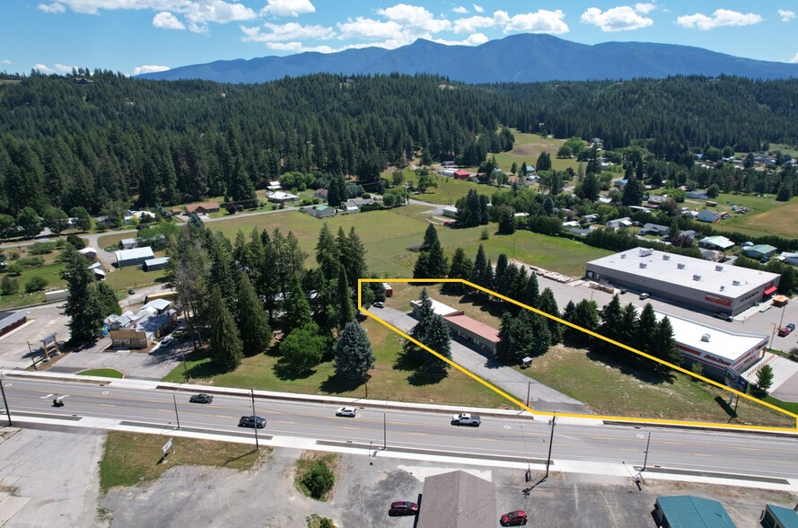 6409 Main St, Bonners Ferry, ID à vendre - Photo du bâtiment - Image 2 de 11