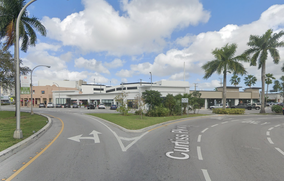 1 S Royal Poinciana Blvd, Miami, FL for lease - Building Photo - Image 3 of 4