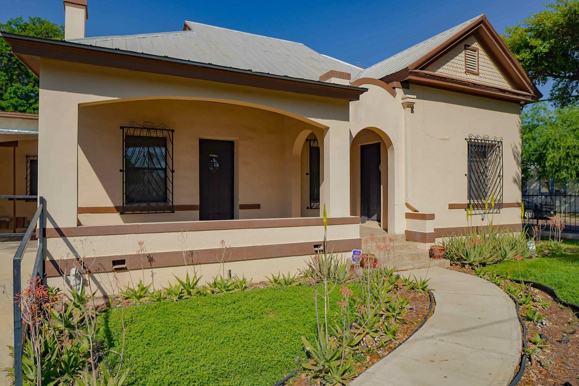 1020 Davis Ave, Laredo, TX à louer Photo du bâtiment- Image 1 de 14