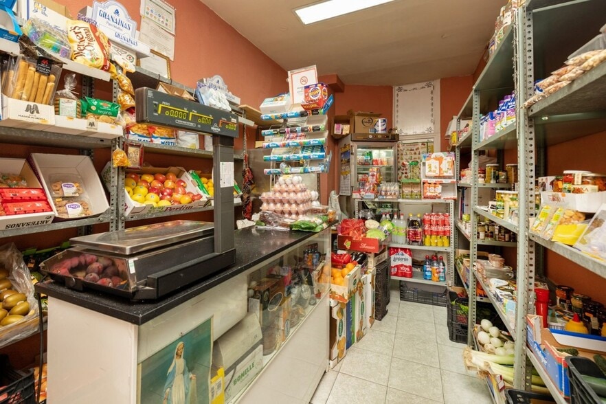 Commerce de détail dans Granada, Granada à vendre - Photo intérieure - Image 1 de 19