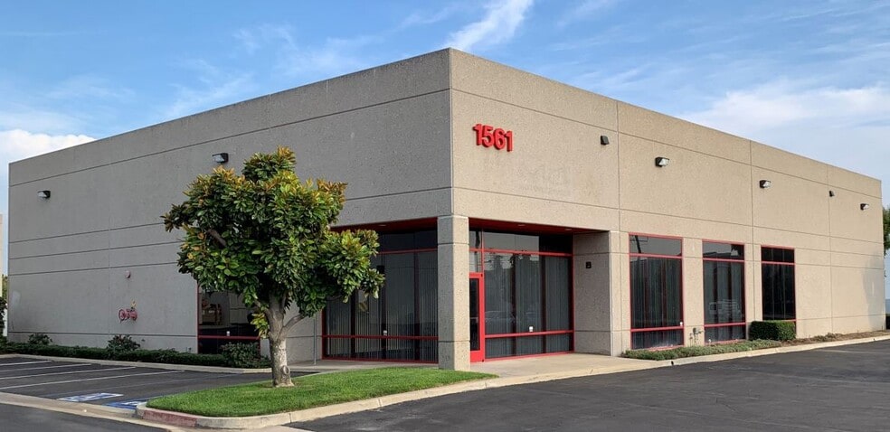 1561 S Vineyard Ave, Ontario, CA for sale - Primary Photo - Image 1 of 14