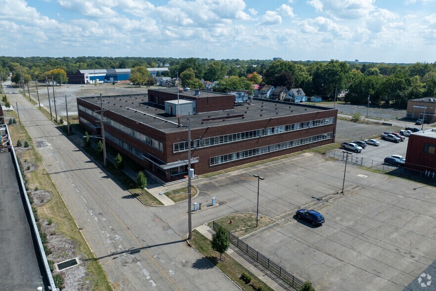 408-B Dana St, Warren, OH à vendre - Photo du bâtiment - Image 3 de 4