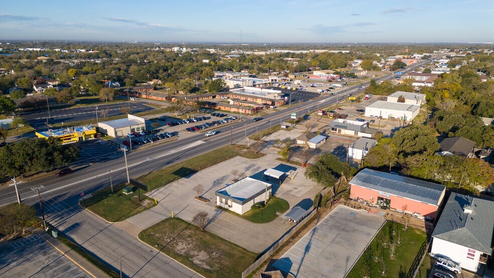 1811 S Texas Ave, Bryan, TX for sale - Building Photo - Image 3 of 4