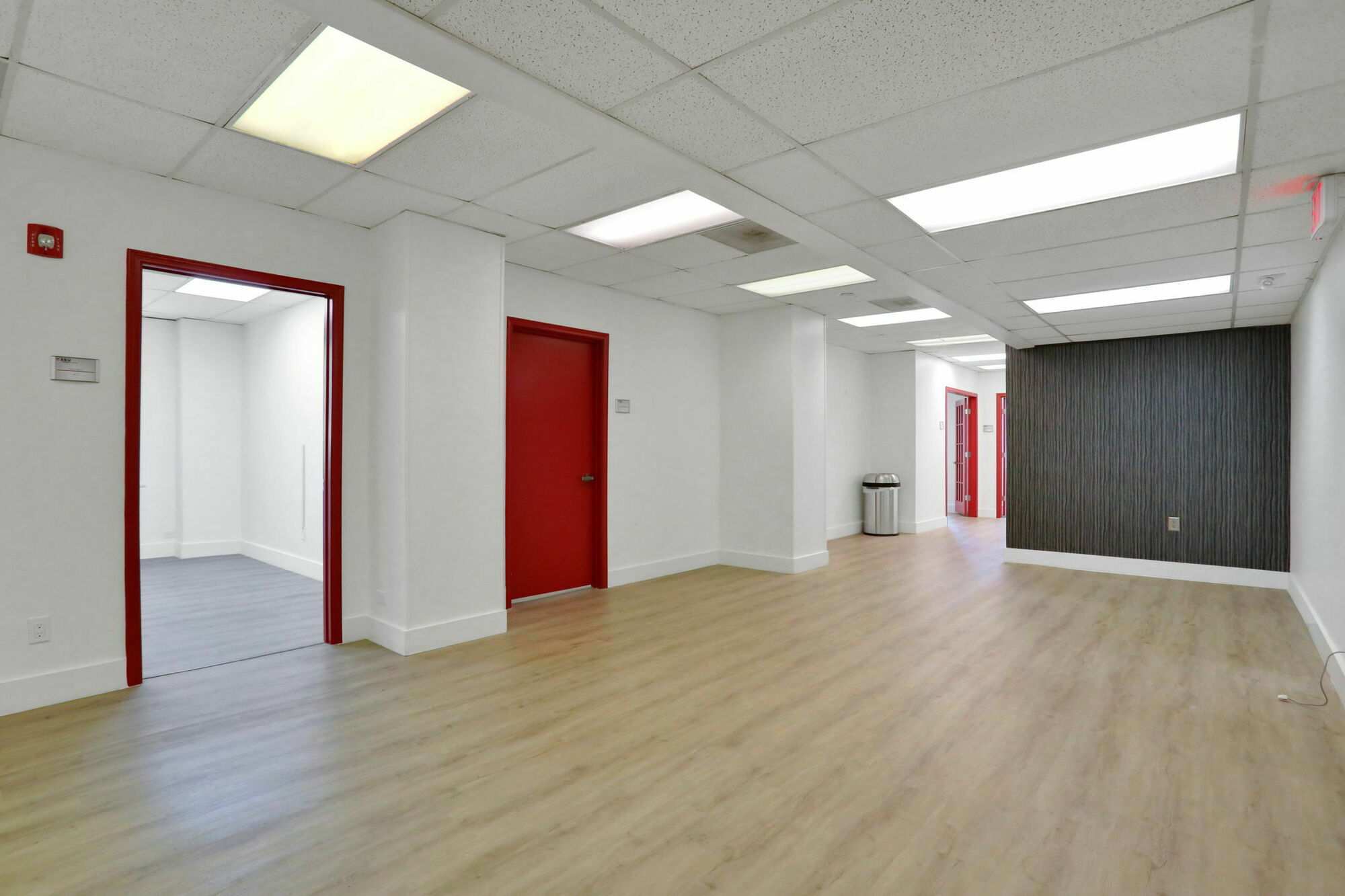 300 W Adams St, Jacksonville, FL for sale Interior Photo- Image 1 of 4