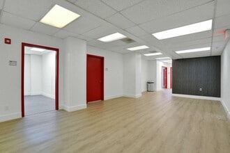 300 W Adams St, Jacksonville, FL for sale Interior Photo- Image 1 of 4