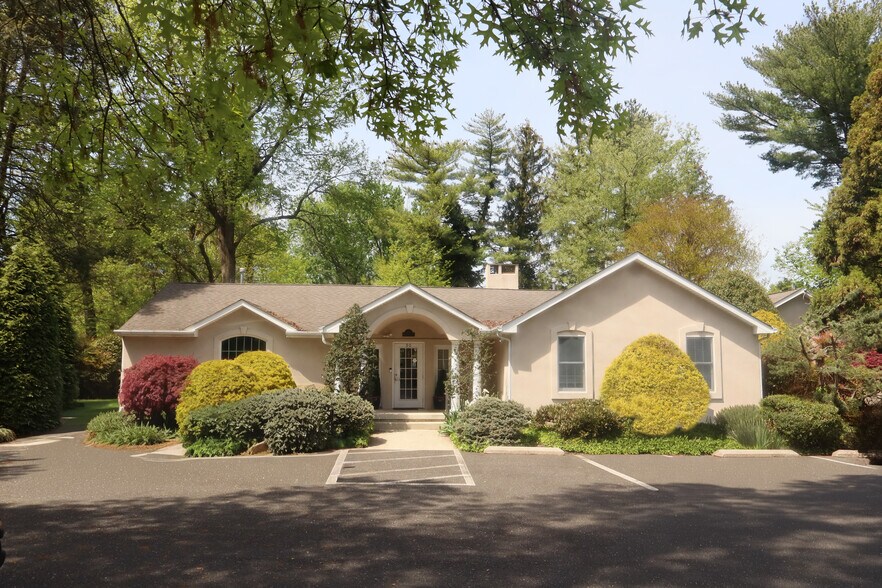 90 N Kings Hwy, Cherry Hill, NJ à vendre - Photo du bâtiment - Image 1 de 5