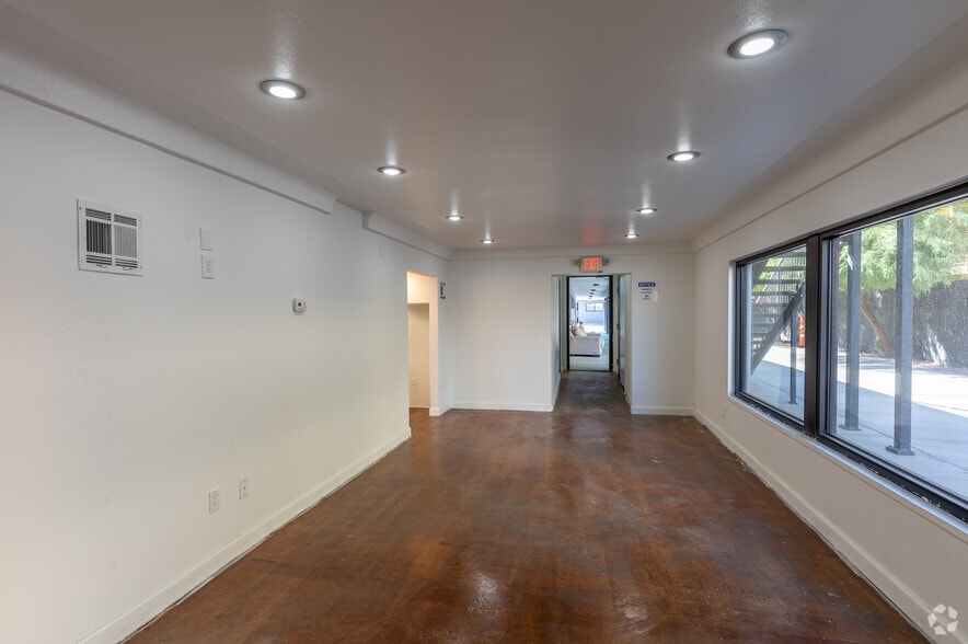 1308 E Fremont St, Las Vegas, NV à louer - Photo intérieure - Image 2 de 11