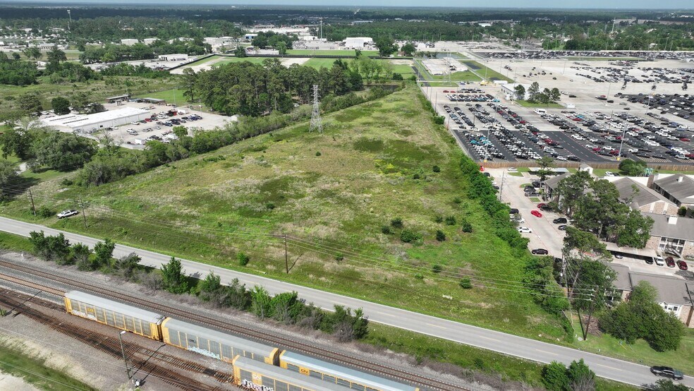 E Hardy Rd, Houston, TX à vendre - Photo du bâtiment - Image 2 de 3