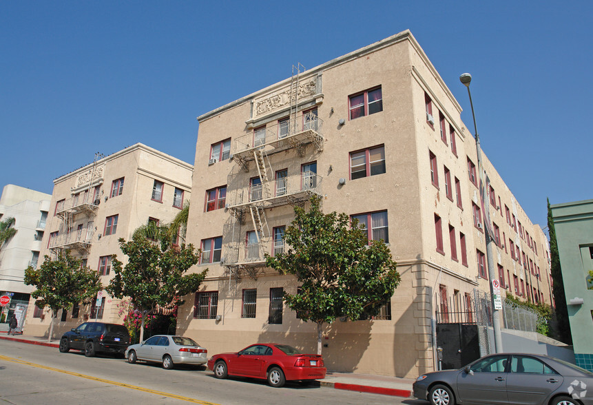 1746 N Cherokee Ave, Los Angeles, CA à vendre - Photo du bâtiment - Image 3 de 6