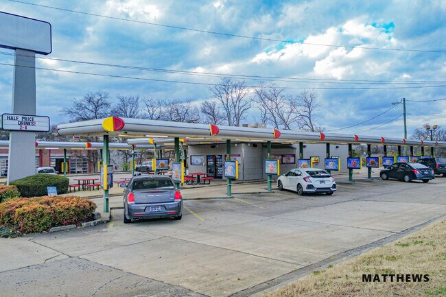 Plus de détails pour 6308 Charlotte Pike, Nashville, TN - Commerce de détail à vendre