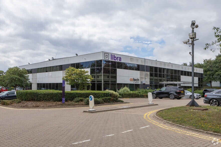 Sunrise Pky, Milton Keynes for lease - Primary Photo - Image 1 of 2