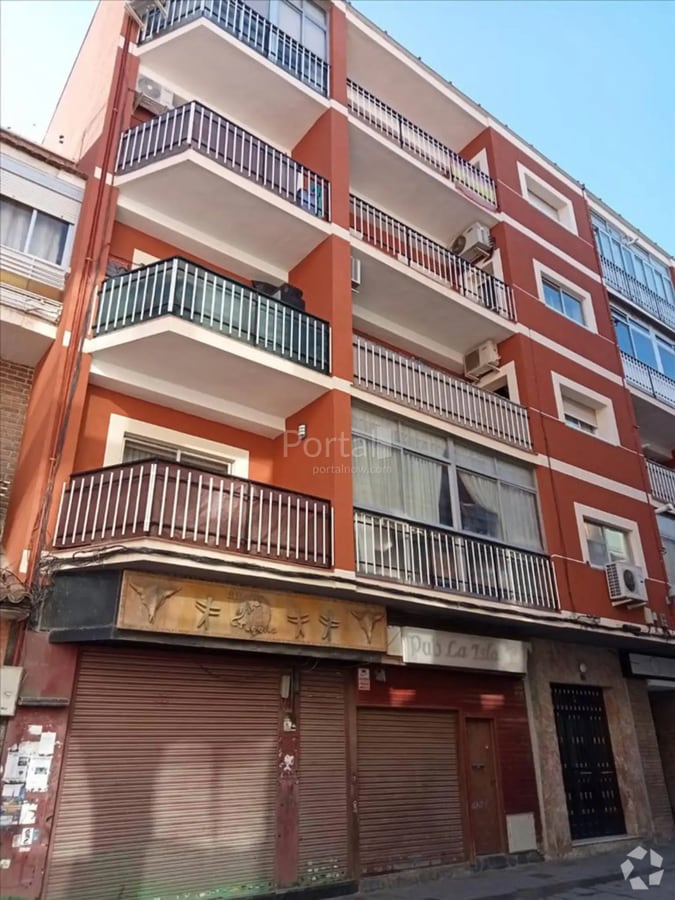 San Fernando de Henares, MAD 28830 - Unit Puerta 1, Esc. 1 -  - Interior Photo - Image 2 of 2
