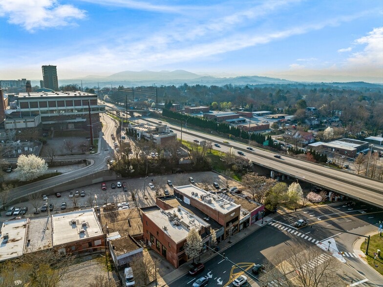 114 N Lexington Ave, Asheville, NC à louer - Photo du bâtiment - Image 2 de 43
