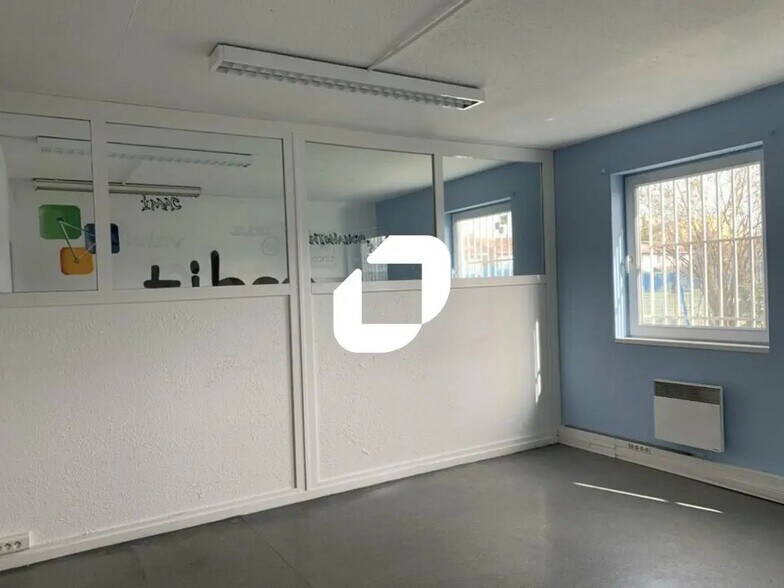 Bureau dans Grenoble à louer - Photo intérieure - Image 2 de 12