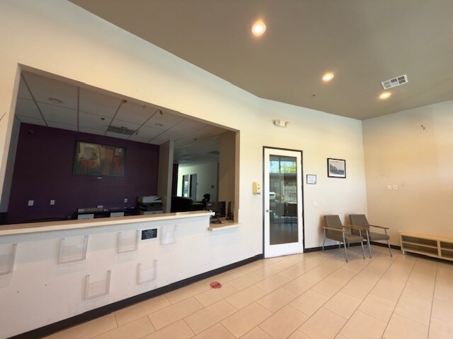 9471 Haven Ave, Rancho Cucamonga, CA à louer - Photo du bâtiment - Image 3 de 14
