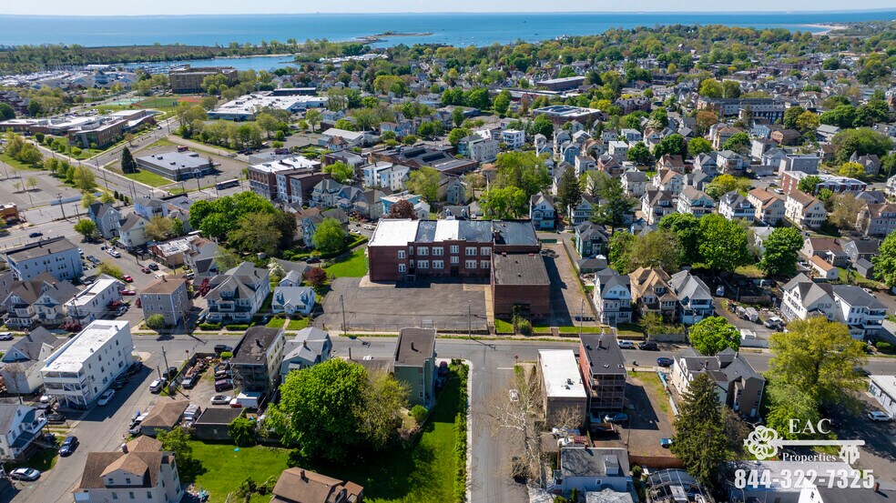 86 Whittier St, Bridgeport, CT à vendre - Photo du bâtiment - Image 3 de 7
