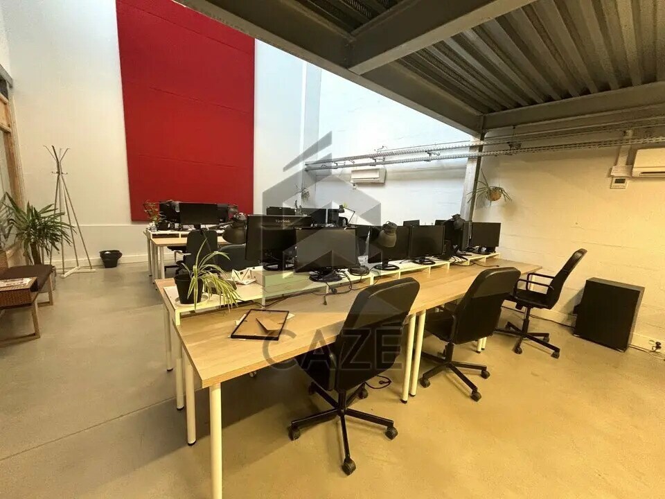 Office in Floirac for lease Interior Photo- Image 1 of 9