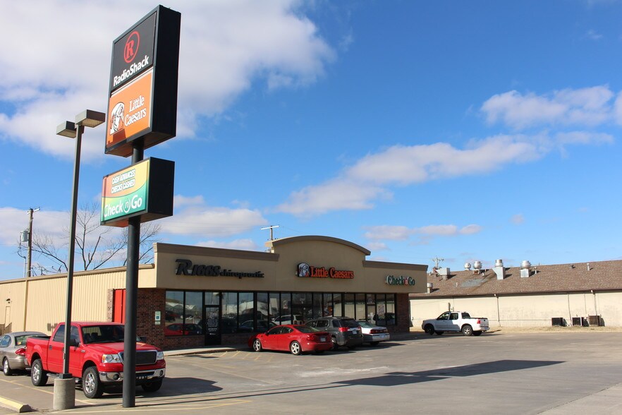 2707 N Broadway St, Pittsburg, KS à louer - Photo principale - Image 2 de 5