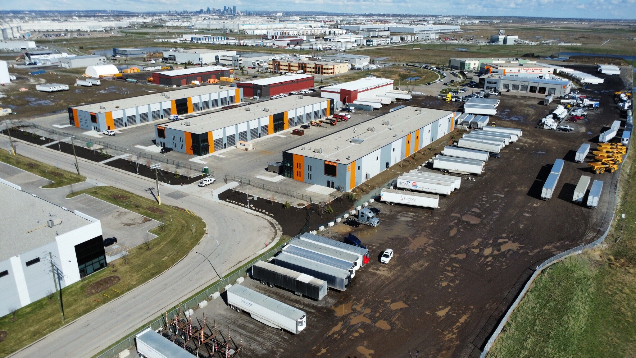 7425 107 Av SE, Calgary, AB à vendre Photo du bâtiment- Image 1 de 1