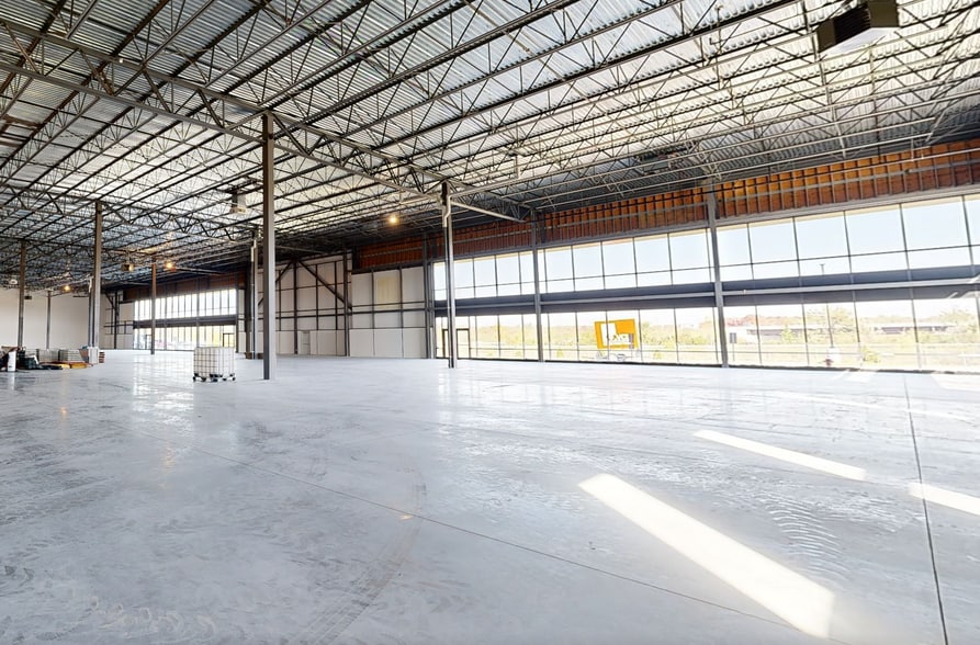 4120 Russell Rd, Ottawa, ON à louer - Numérisation 3D de Matterport - Image 2 de 13