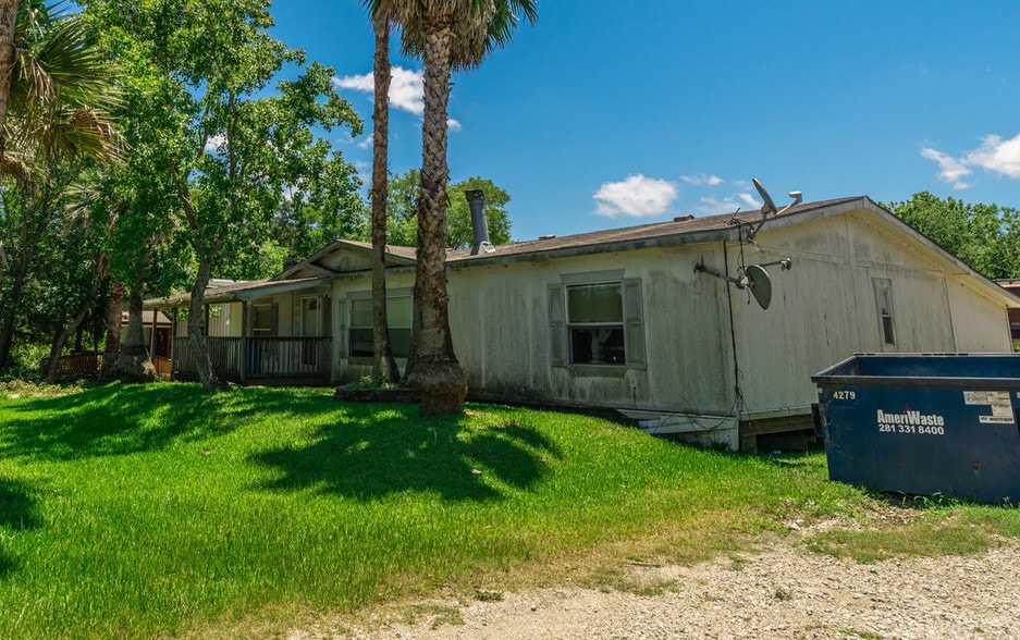 8425 Highway 6, Hitchcock, TX for sale - Building Photo - Image 3 of 4